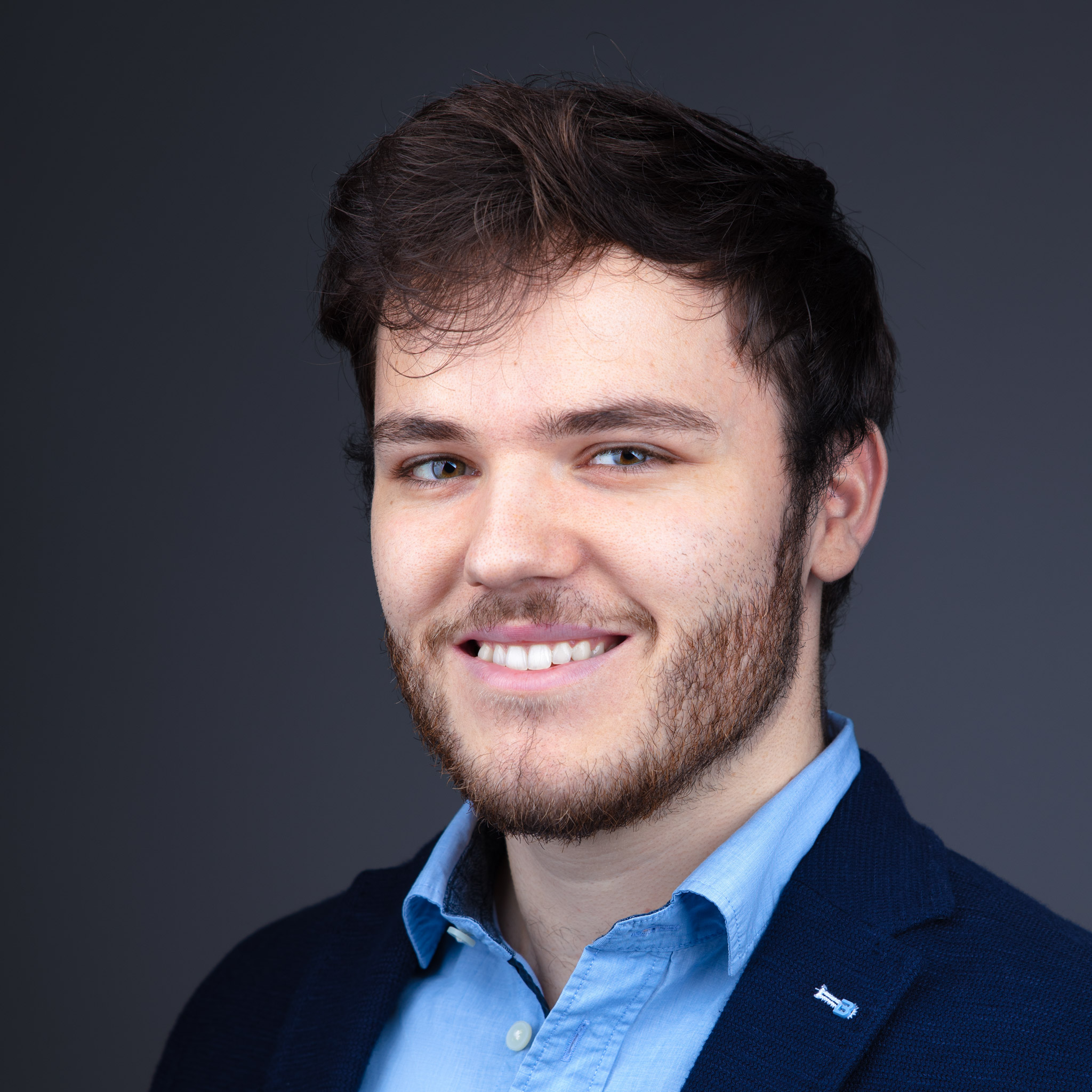 Professionelles Bewerbungsfoto, Portrait für Ärzte, CEOs, CFOs, CMOs, CTOs, Führungspersonal, Schauspieler, Unternehmer oder Anwälte Professionelles Bewerbungsfoto, Portrait für Ärzte, CEOs, CFOs, CMOs, CTOs, Führungspersonal, Schauspieler, Unternehmer oder Anwälte